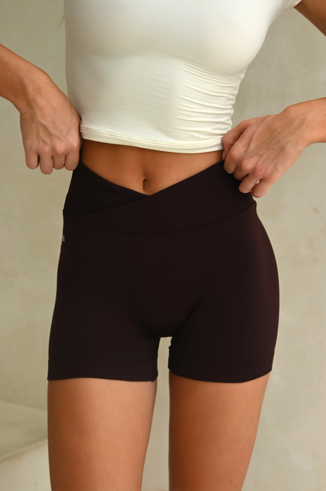 Instant Shape Sabrina V Waist 3” Shorts - Chocolate